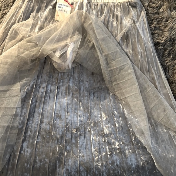 Raga Silver velvet/tool, classy skirt. Sz SM - Picture 5 of 7